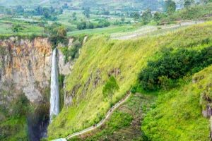 Paket Tour Medan Sipiso Piso